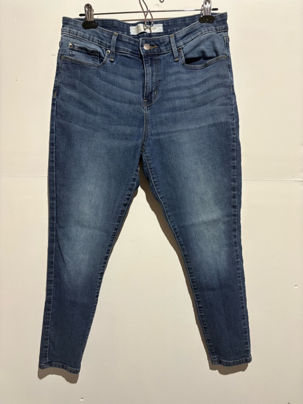 Levi's Women’s Mid Rise Skinny Medium Wash Skinny Jeans - Blue Size 12 Short